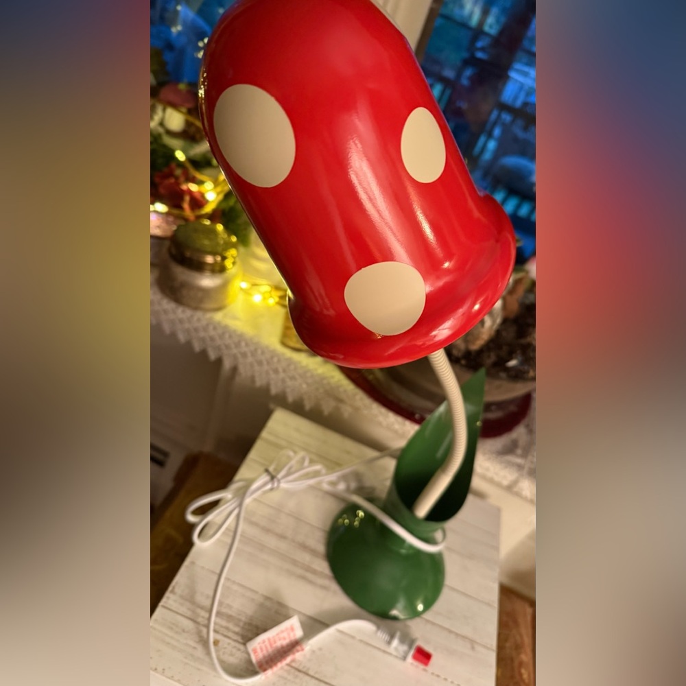 Urban Outfitters Mushroom Table Task Lamp - Picture 4 of 5